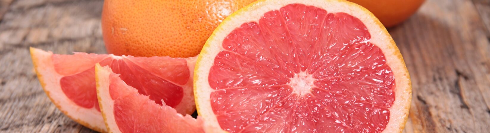 Die Grapefruit fördert den Fettabbau in der Leber