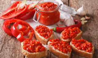 Ajvar – Orientalischer Gemüsekaviar aus Paprika