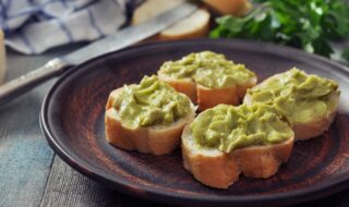 Avocado-Crostini