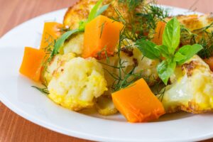 Blumenkohlcurry mit Kürbis und Dill