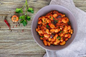 Bohneneintopf mit Aubergine und Paprika