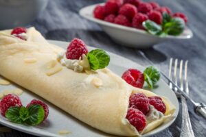 Crêpe mit Himbeeren und Ricotta