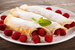 Crêpe mit Sojacreme und Himbeeren