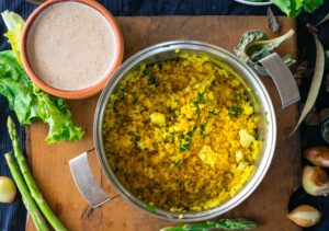 Dinkel-Blumenkohlcurry mit Spargel