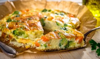 Tortilla mit Brokkoli, Möhren und Paprika