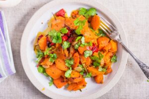 Süßkartoffeln mit Paprika und Stangensellerie