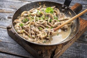 Geschnetzeltes mit Champignons mit Reis