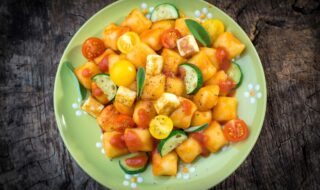 Gnocchi mit Tomaten, Zucchini und Tofu