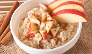 Low Carb Porridge mit Apfel