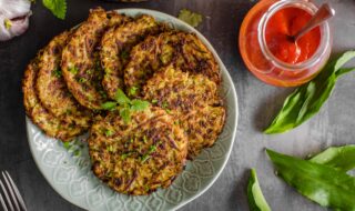 Kartoffelpuffer mit Tomaten-Dip