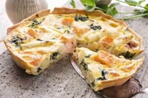 Quiche mit Lachsforelle, Spargel und Spinat