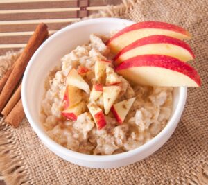 Porridge mit Apfel und Zimt