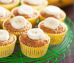 Muffins mit Banane und Datteln