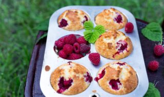 Himbeer-Muffins mit Kokos