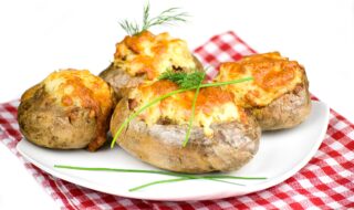 Ofenkartoffeln gefüllt mit Champignons