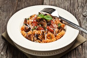 One-Pot-Pasta mit Hackfleisch und Aubergine