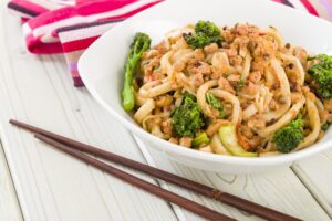 One-Pot-Pasta mit Sojahack und Brokkoli