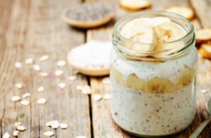 Bananen-Overnight Oats mit Chiasamen