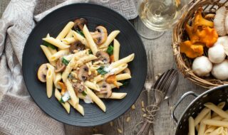 Penne mit Pilzen der Saison