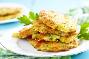 Reibekuchen mit Brokkoli, Quinoa, Paprika und Käse