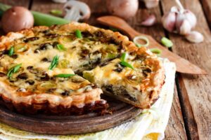 Vegetarische Quiche mit Lauch und Champignons