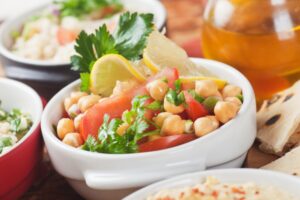 Kichererbsensalat mit Tomaten