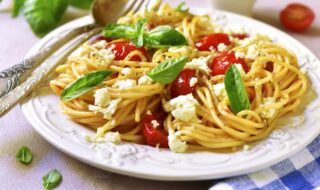 Kirchererbsen Spaghetti mit Kirschtomaten und Mondarella