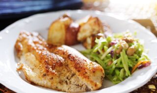 Tilapia mit Gurkensalat und Kartoffeln