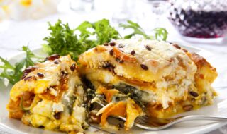 Vegetarische Lasagne mit Mangold, Zucchini und Feta