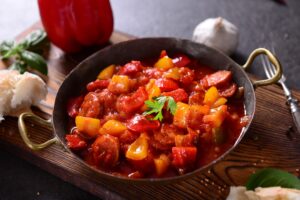 Tofugulasch mit Paprika