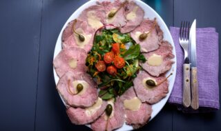 Vitello Tonnato mit Salat