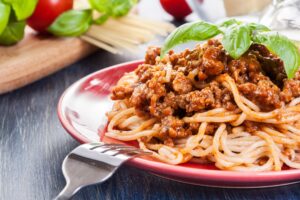 Vollkornspaghetti mit Hackfleisch und Aubergine