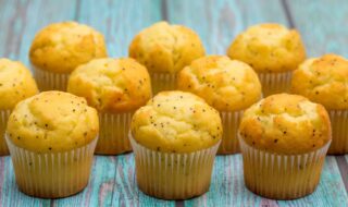 Zitronen-Muffins mit Joghurt